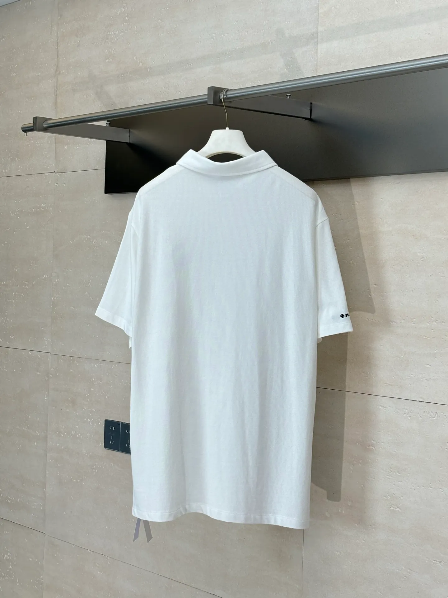 🅿️330 Come Hearts*/Cro Hearts 25Ss new Japanese limited POLO shirt. The fabric is made of 230G pure cotton pique cloth. The chest and cuffs are embroidered by imported embroidery machines. High-precision embroidery. The leather tag is made of lambskin. The cost is expensive. Collar hardware molding. Customized accessories. Size: S/M/L